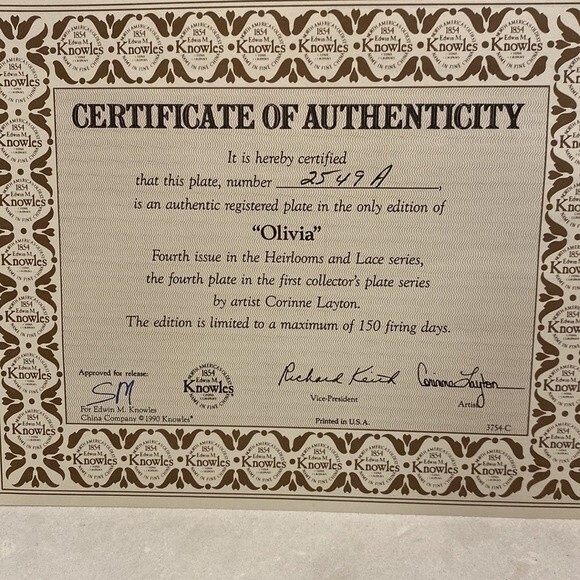 Heirlooms & Lace “Olivia” Collector’s #4 Plate in Series By Corinne Layton 2549A - Picture 2 of 15